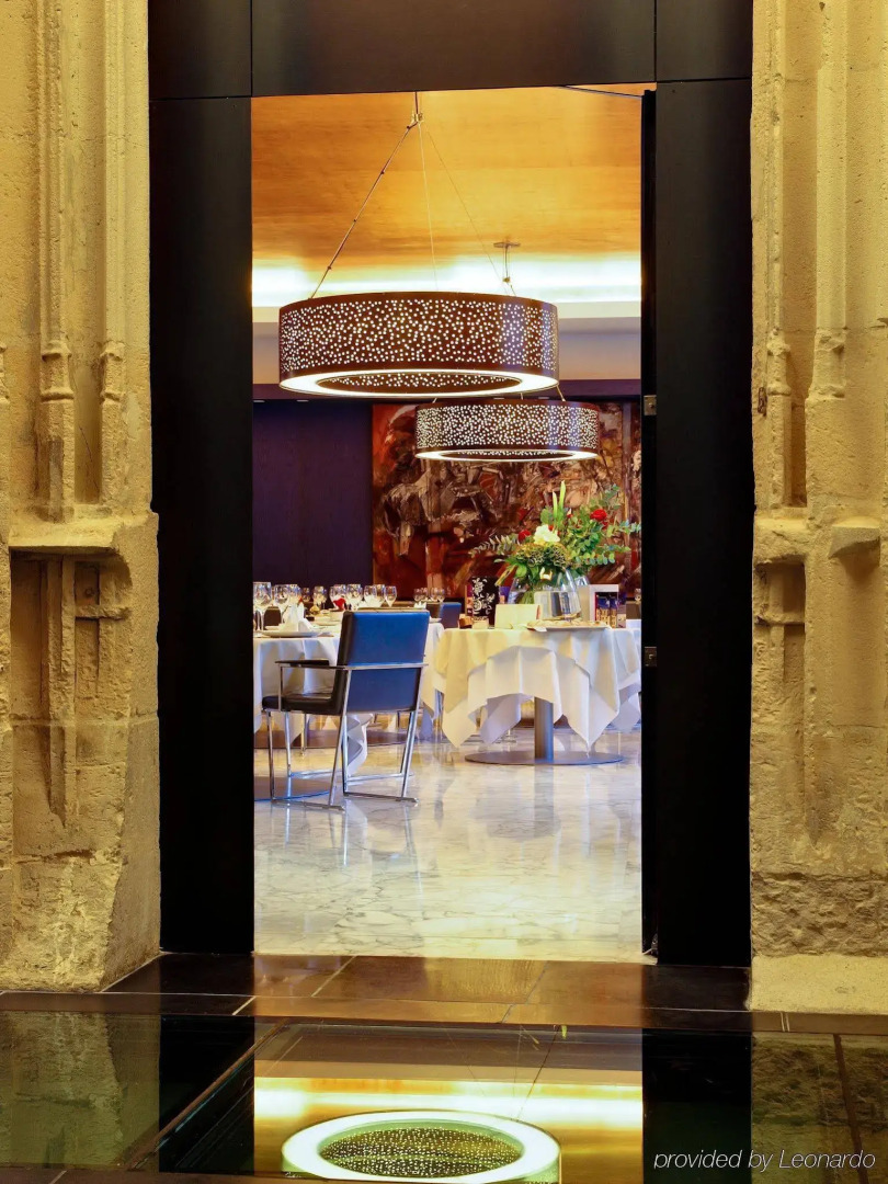 Hotel de Bourgtheroulde, Autograph Collection