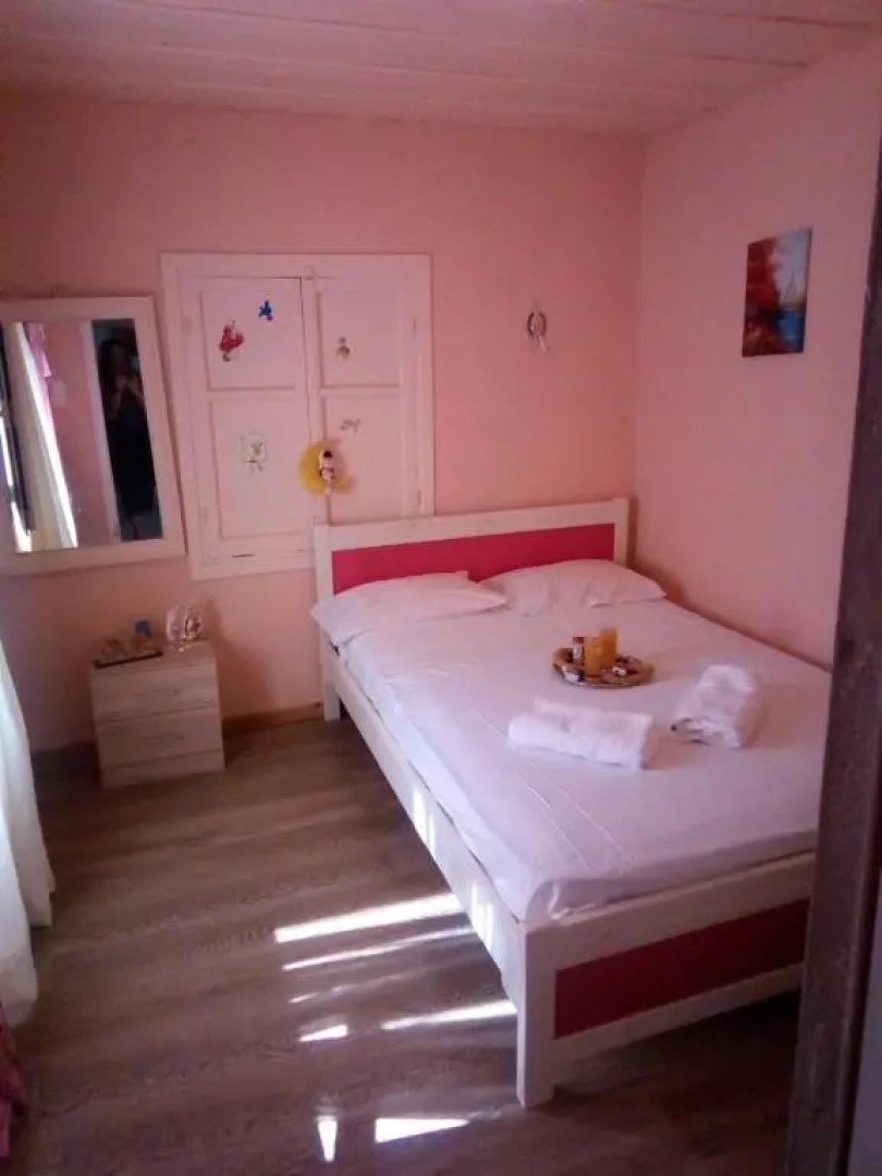 Villa Angela, Traditional house in the village