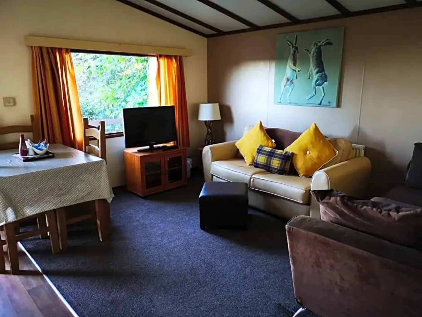 The Raddle Inn Log Cabins