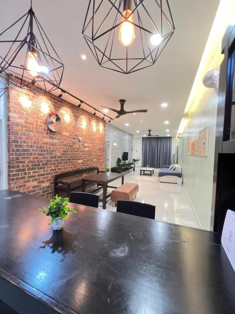 R3troHouse 3Bedroom with AC PS4,POOL TABLE,TVBOX