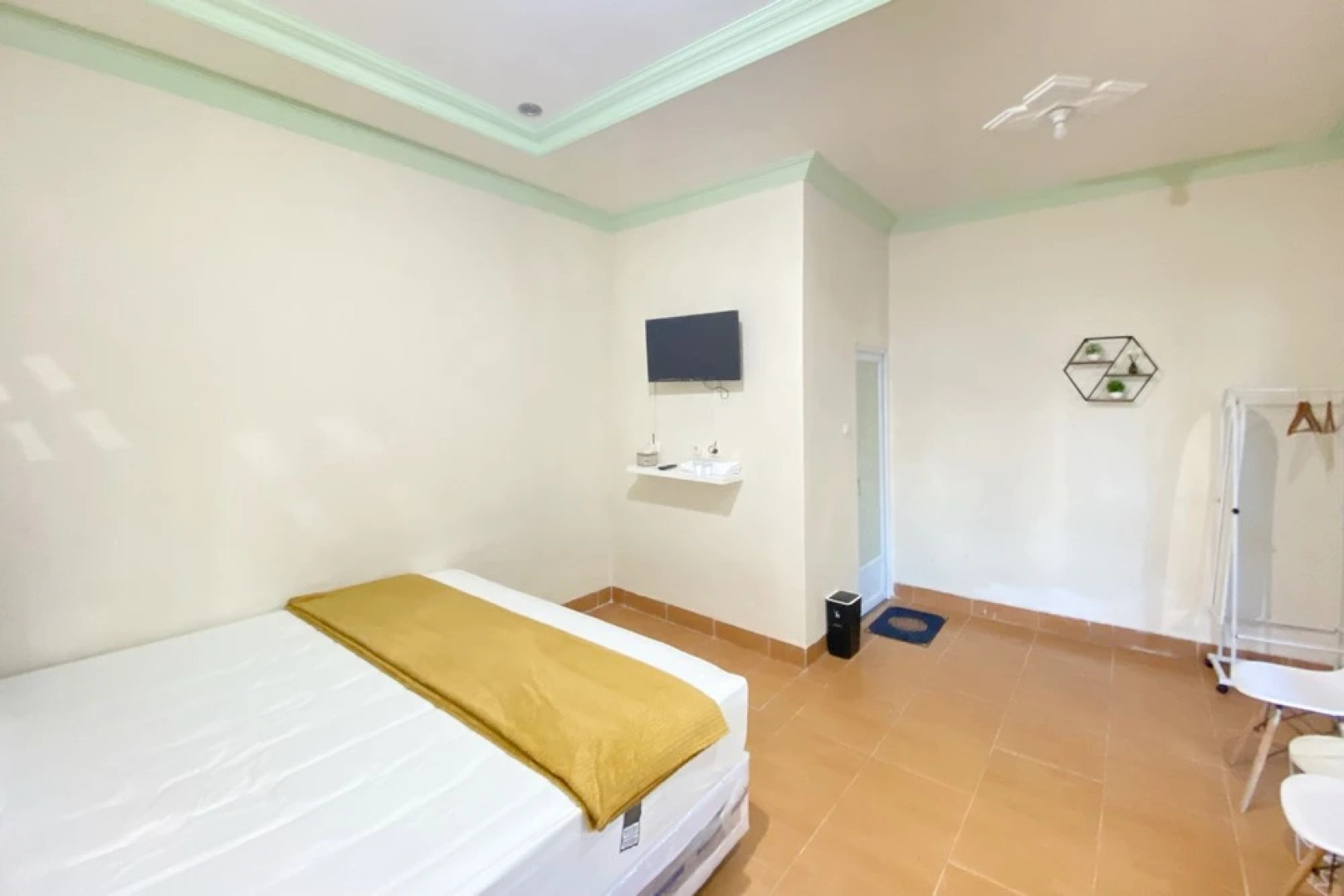 Adipura Guesthouse Syariah RedPartner near Terminal Nganjuk