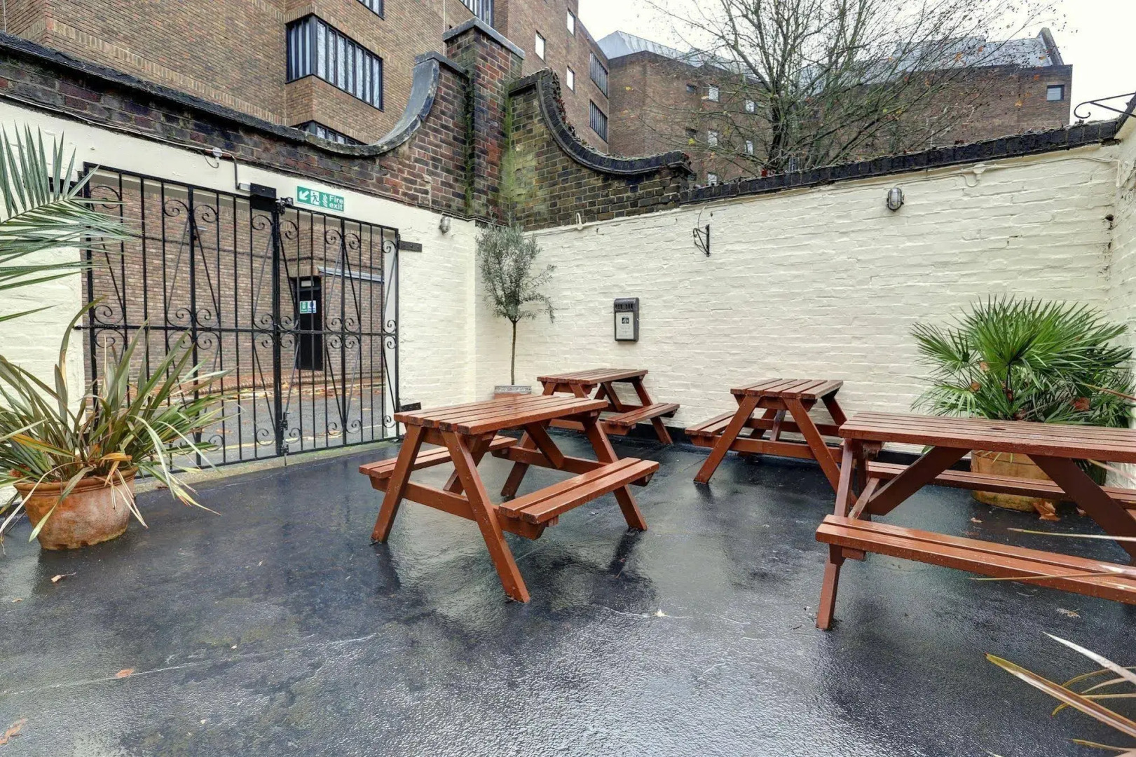 PubLove @ The Steam Engine - Hostel