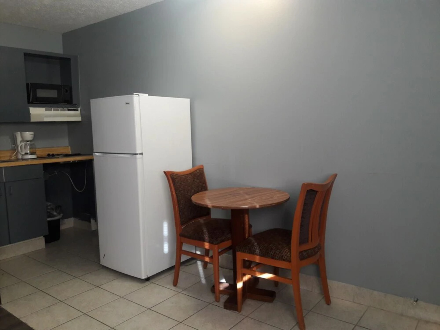 Budgetel Inn & Suites