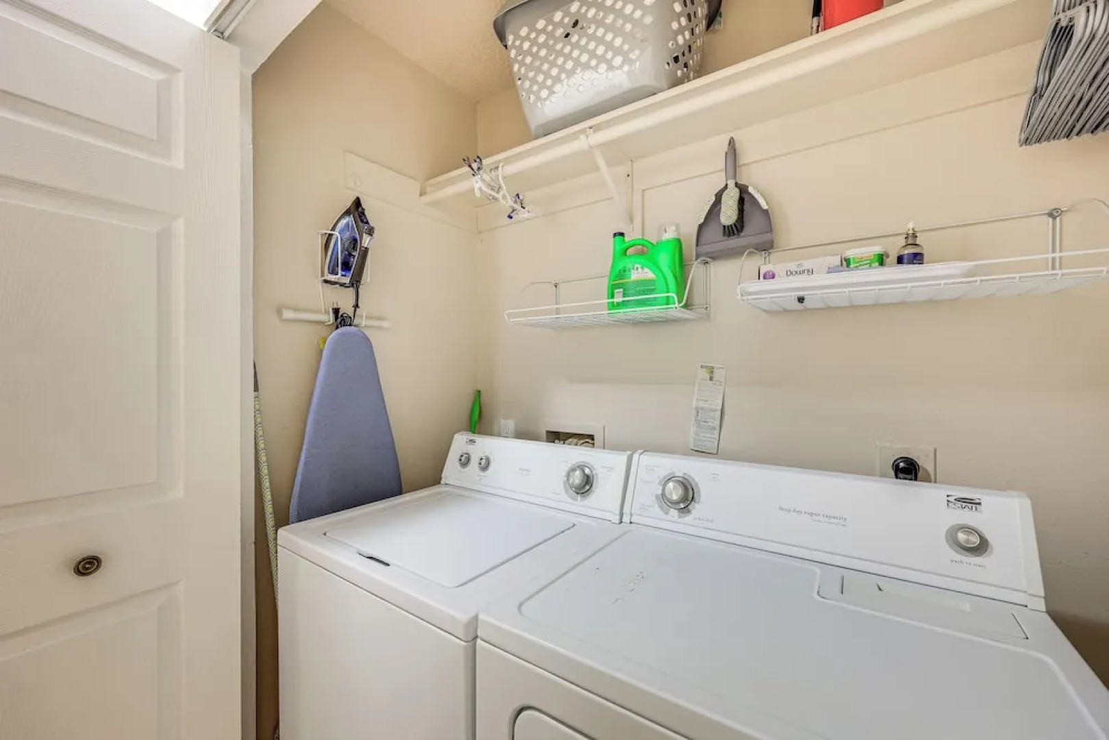 3 Mi to Randolph Afb: Family Home w/ Poker Table!