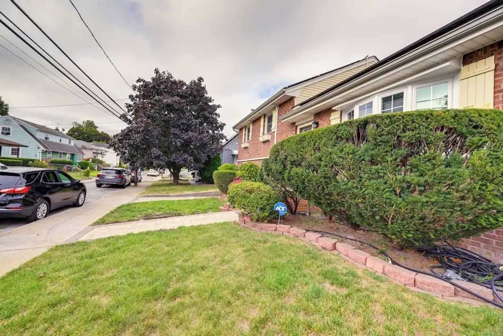 Walkable Elmont Studio: 19 Mi to New York City!