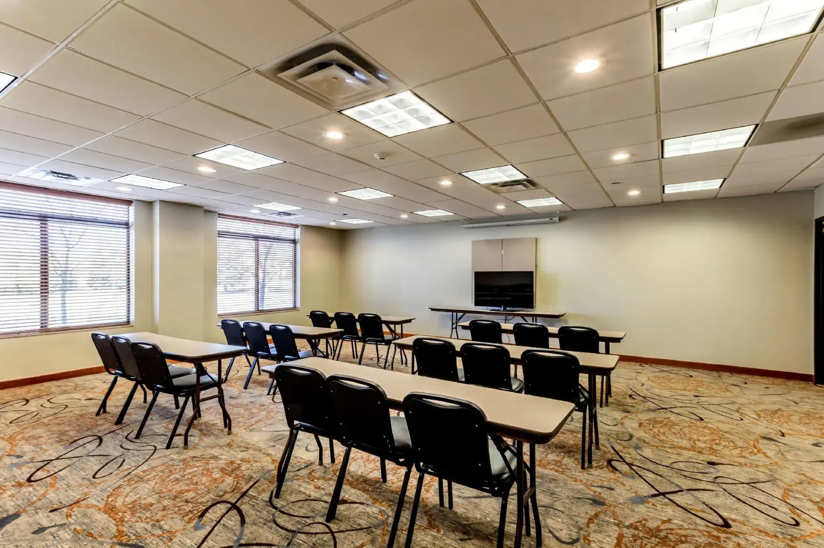 Holiday Inn Express & Suites Cedar Falls - Waterloo by IHG