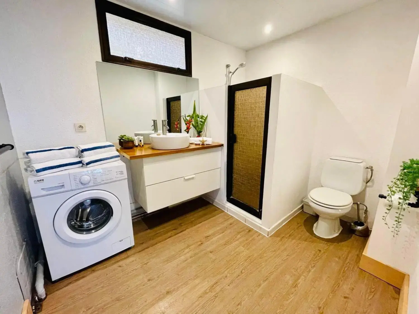 Tunui City Apartment - Quiet & Pool