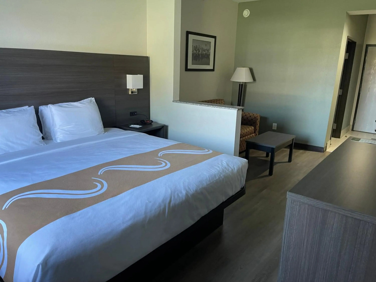 Quality Suites Tulsa I-44