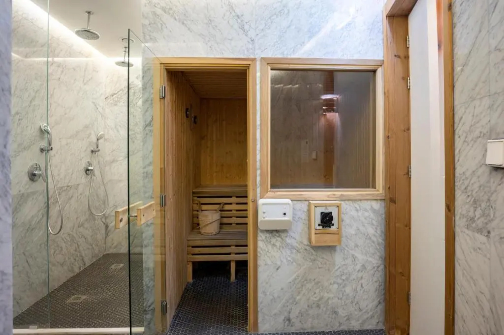 360 Nicosia - 2 bedrooms Luxury Residence