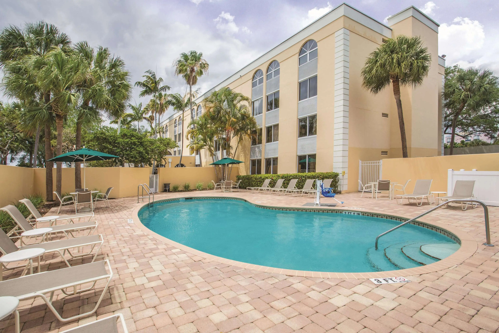 La Quinta Inn & Suites by Wyndham Fort Lauderdale Tamarac