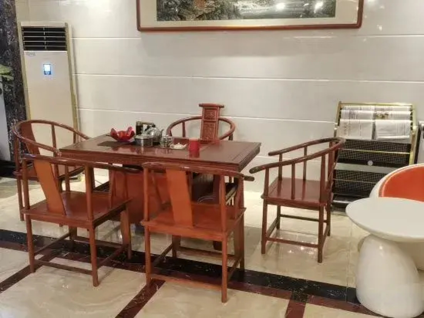 Lingshan Yincheng Business Hotel