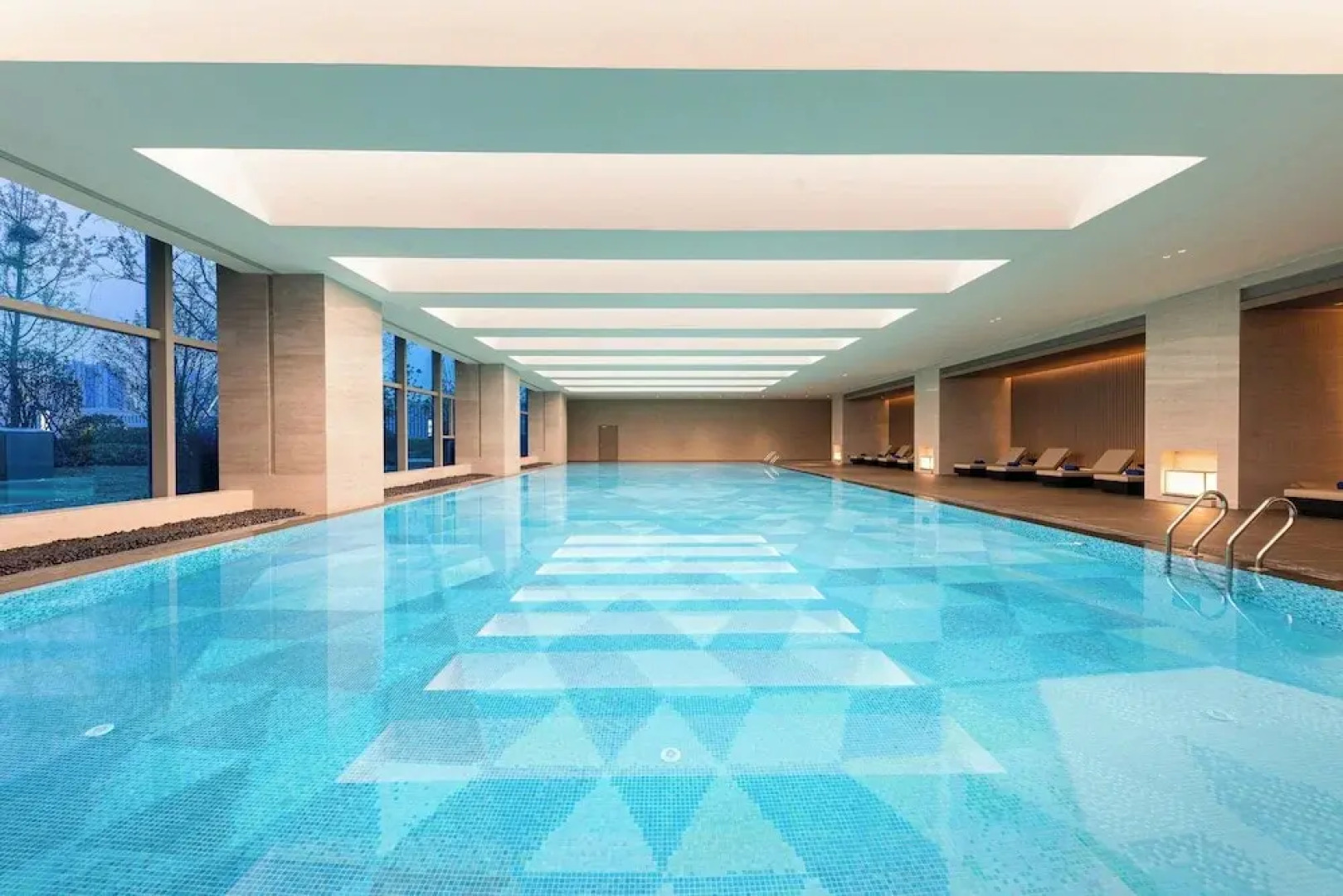 Crowne Plaza JINGMEN by IHG