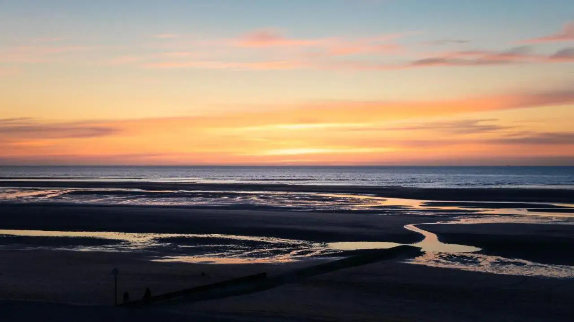 Charmant appartement face à la Mer avec balcon
