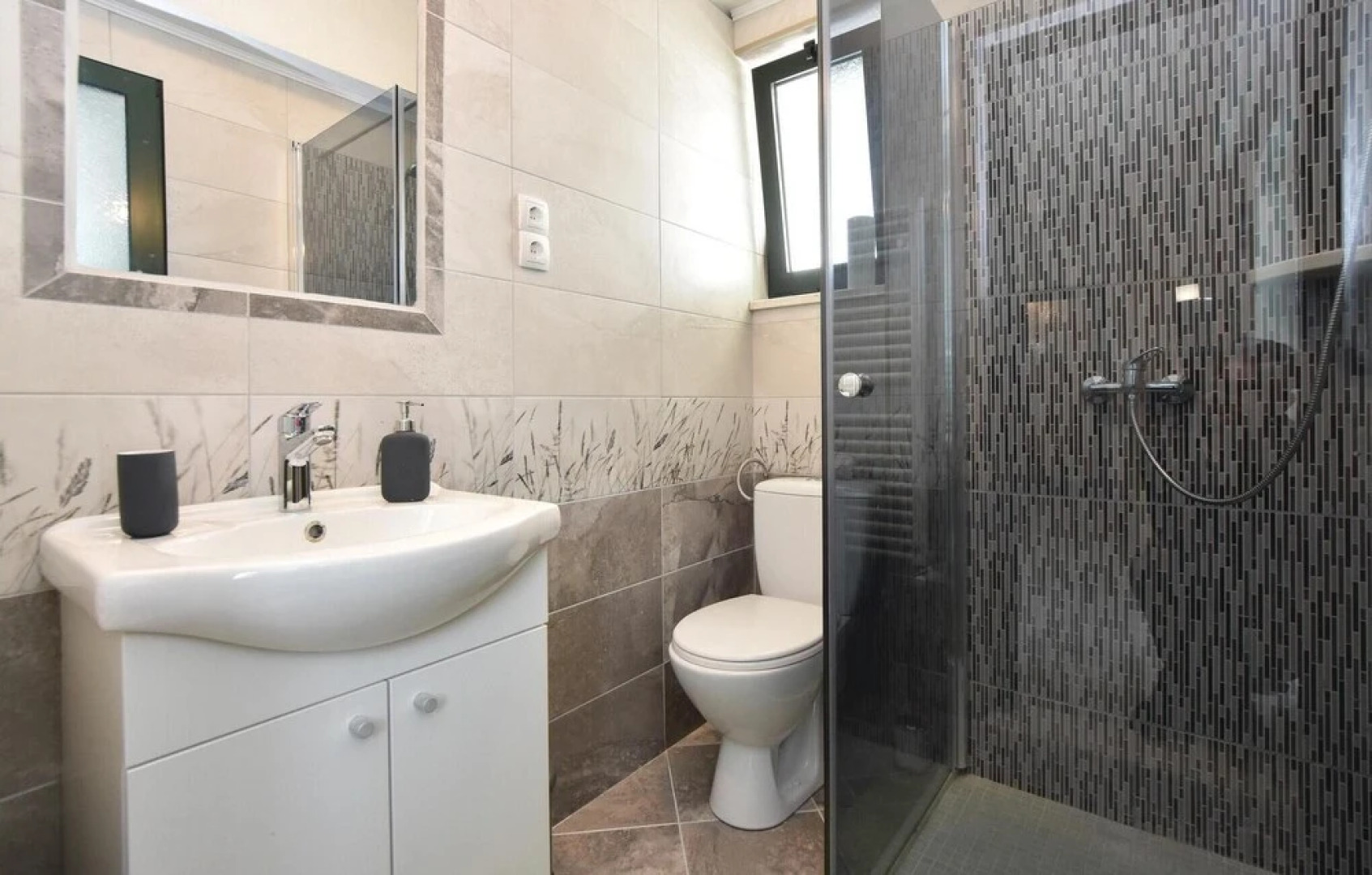 Awesome Home in Seget Donji With Sauna, Wifi and 2 Bedrooms