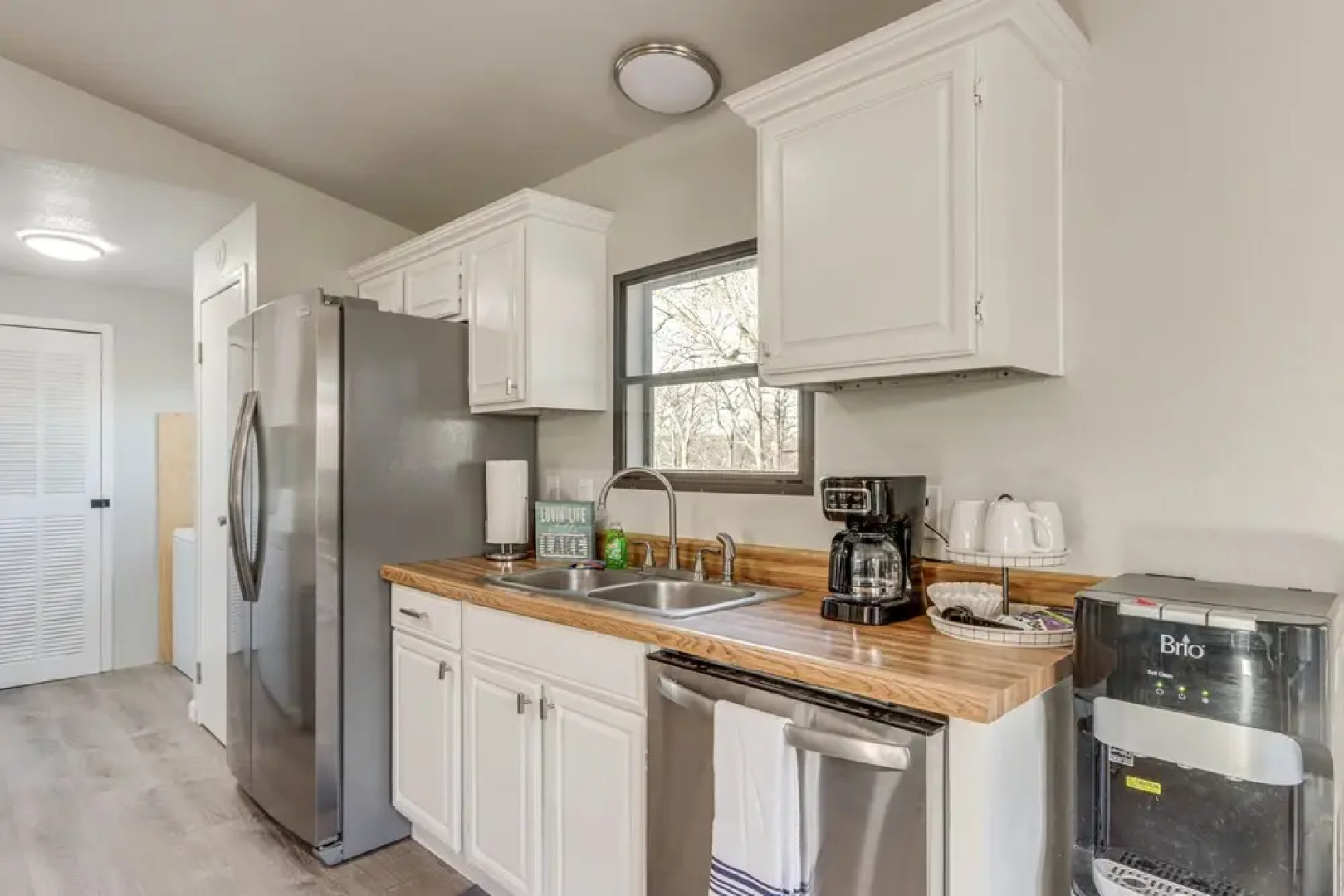 Lakefront Rogers Retreat w/ Grill & Spacious Deck