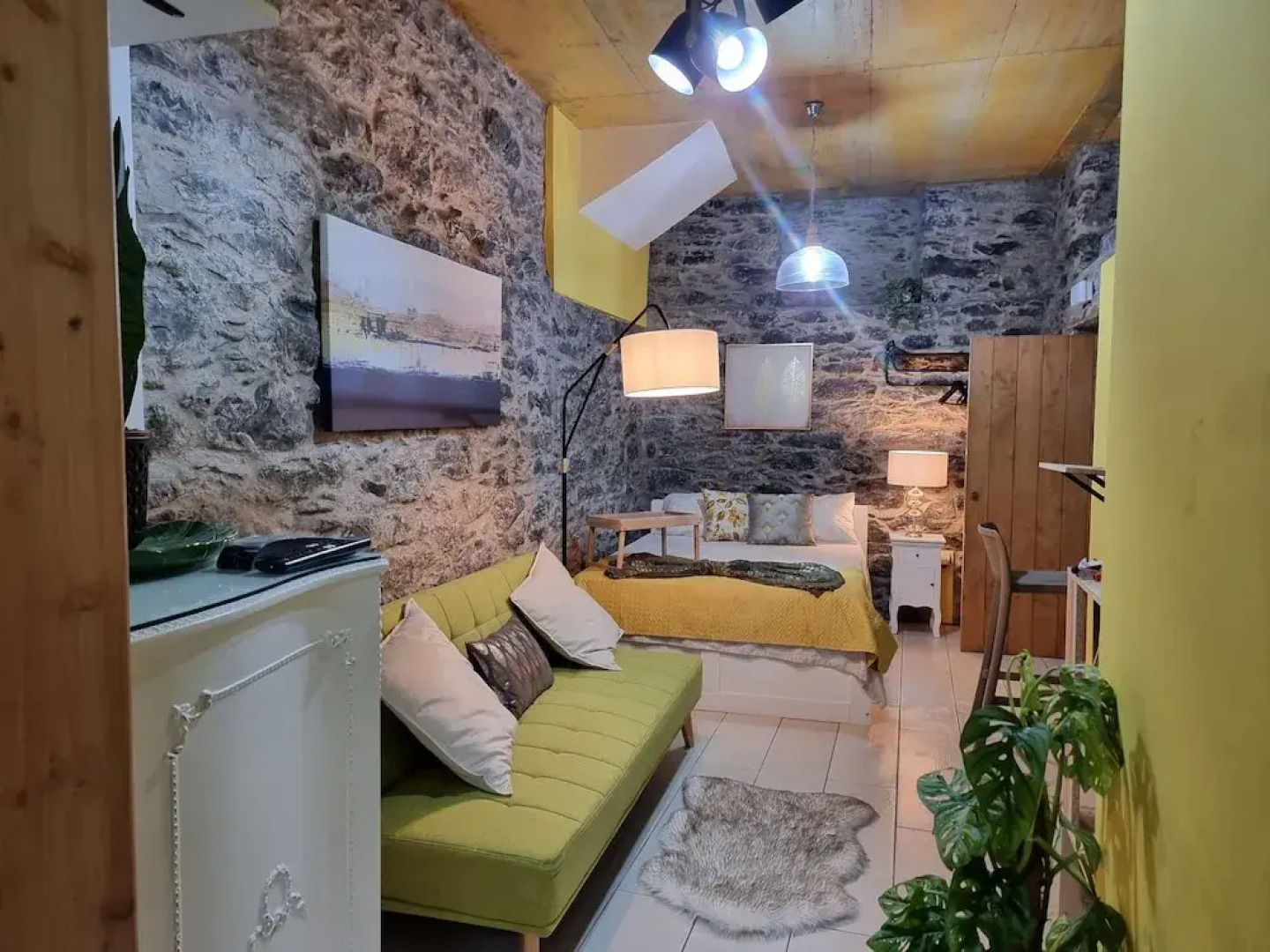 Room-discover Magical Calheta