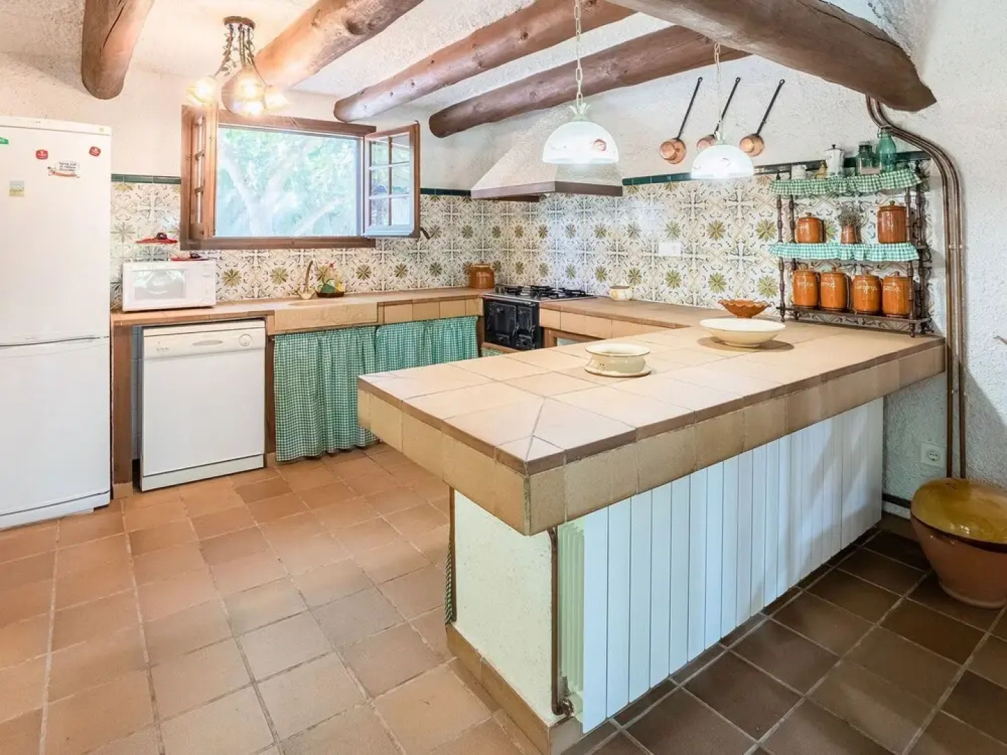 Cottage for a Family Vacation in Montferri With a Private Garden