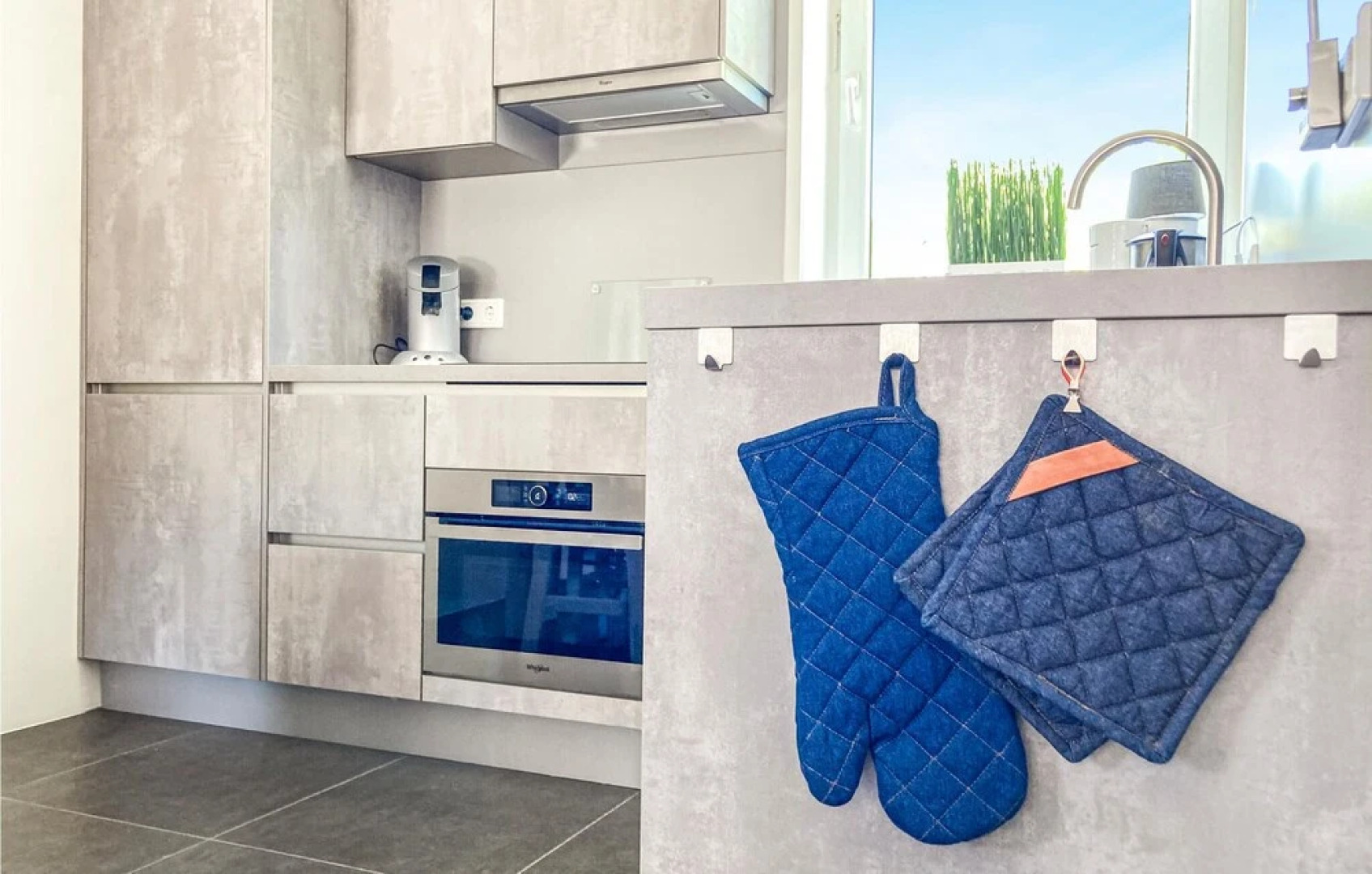 Awesome Home in Bruinisse With Wifi and 4 Bedrooms