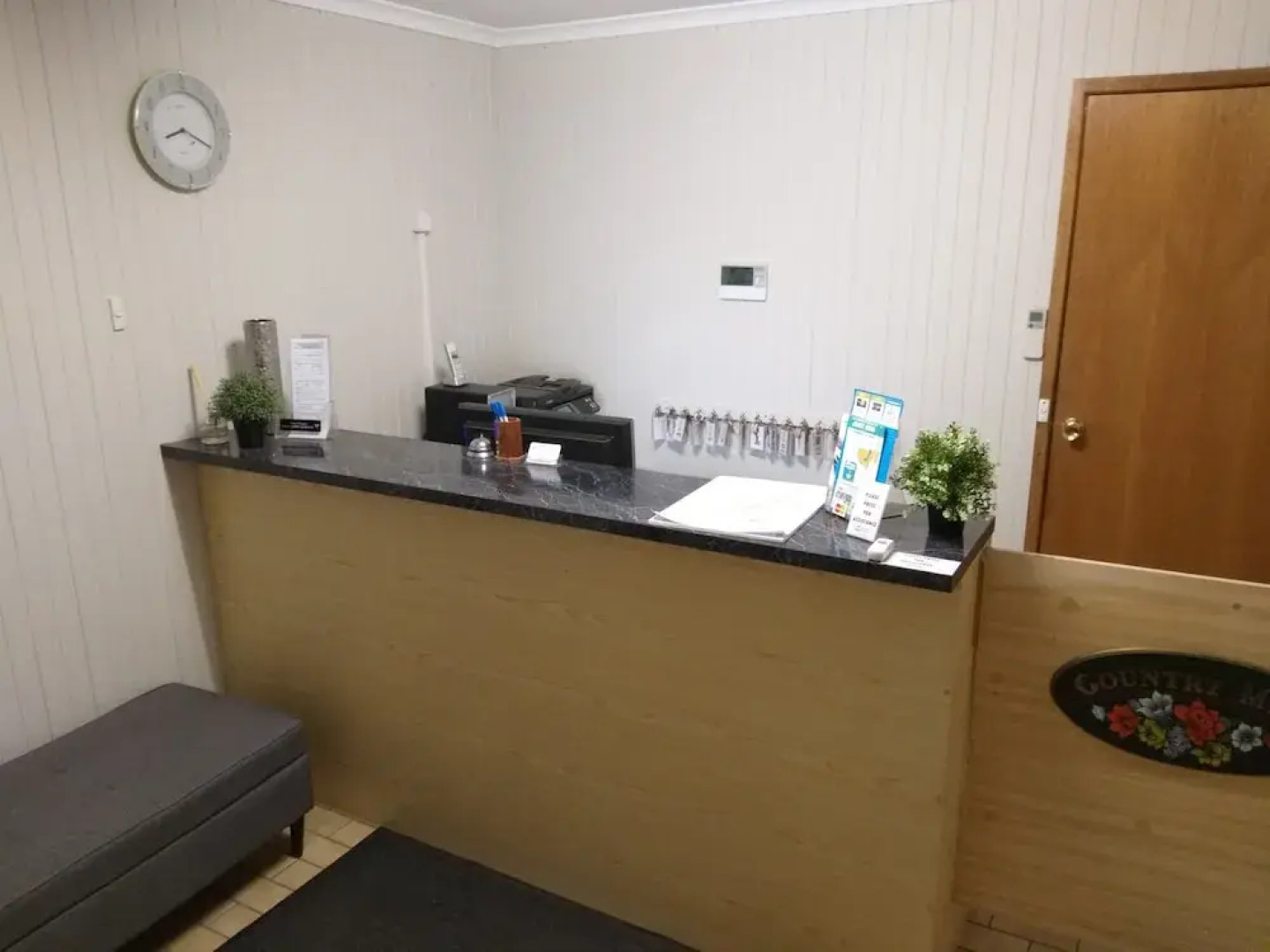 Country Mile Motor Inn