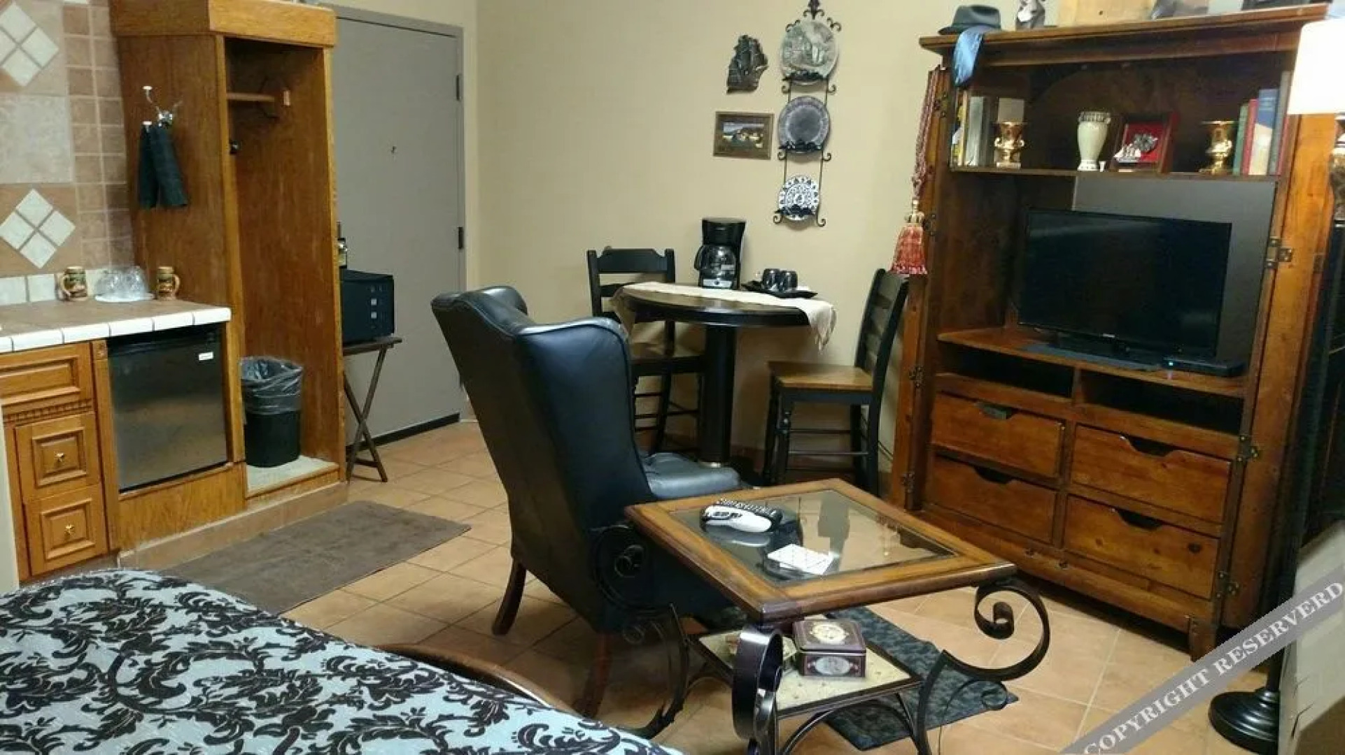 Kirk Hotel And Apartments