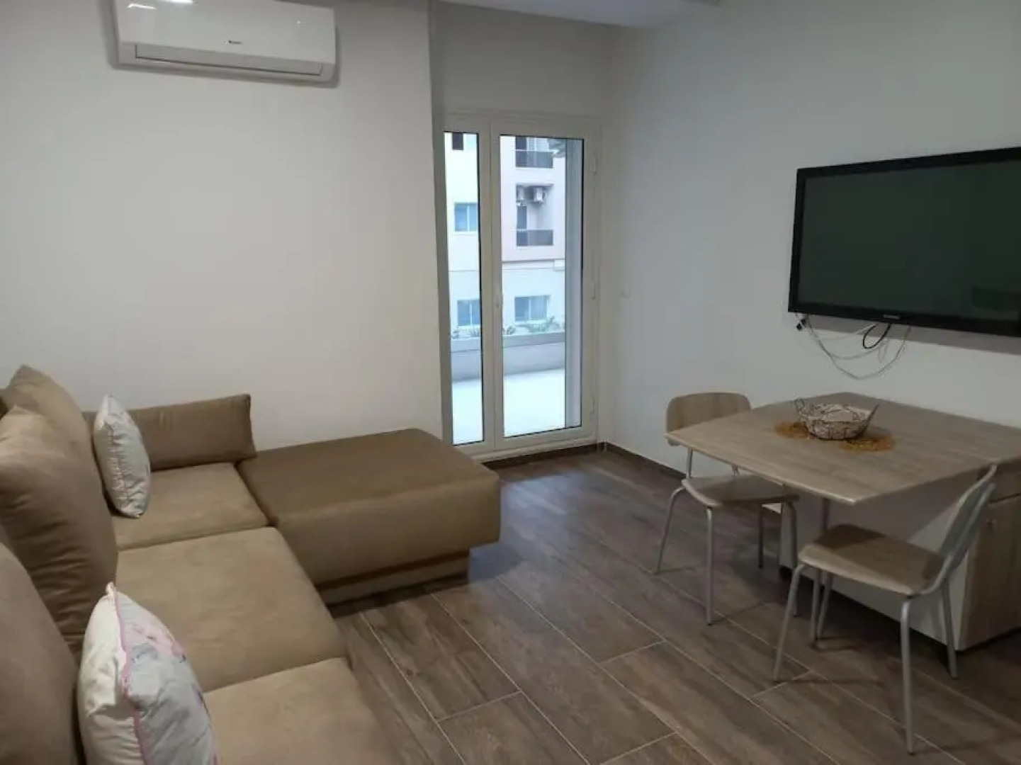 Magnifique appartement avec terrasse et piscine