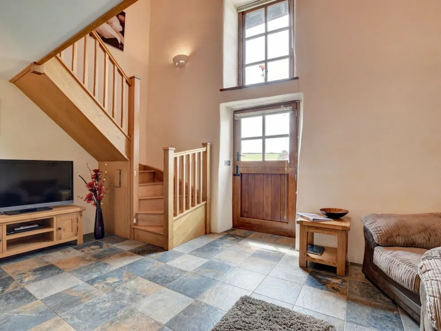 Lovely Apartment in Converted, Stone Barn Located in Tiverton