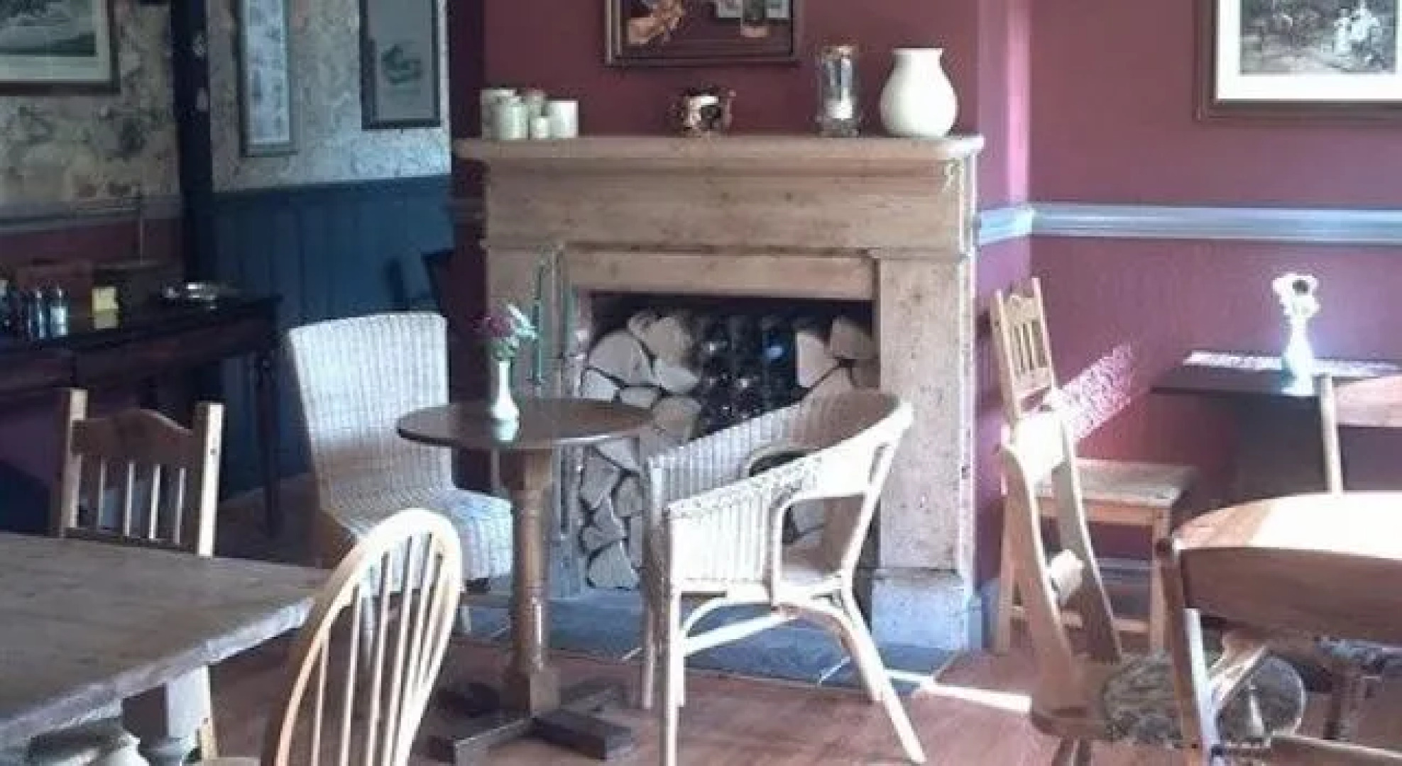 The Three Horseshoes