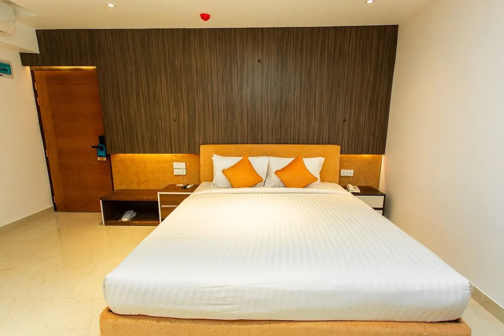 Royal Raj Hotel & Condominium