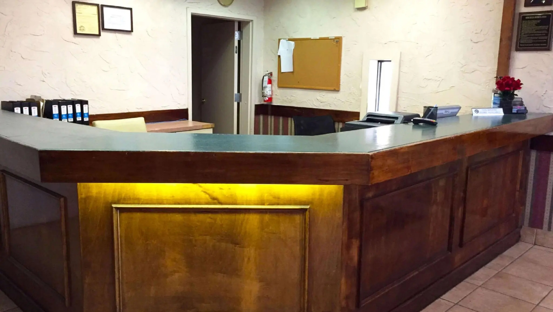 Magnuson Hotel Columbia