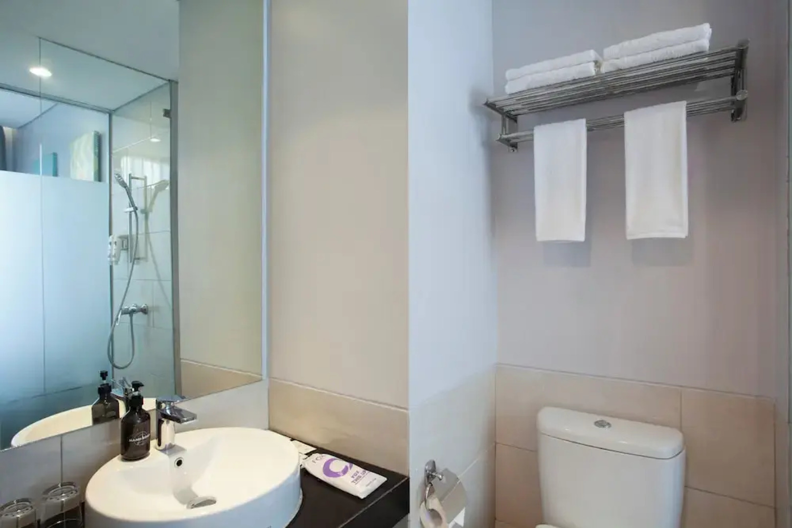 Fox Lite Hotel Cikarang