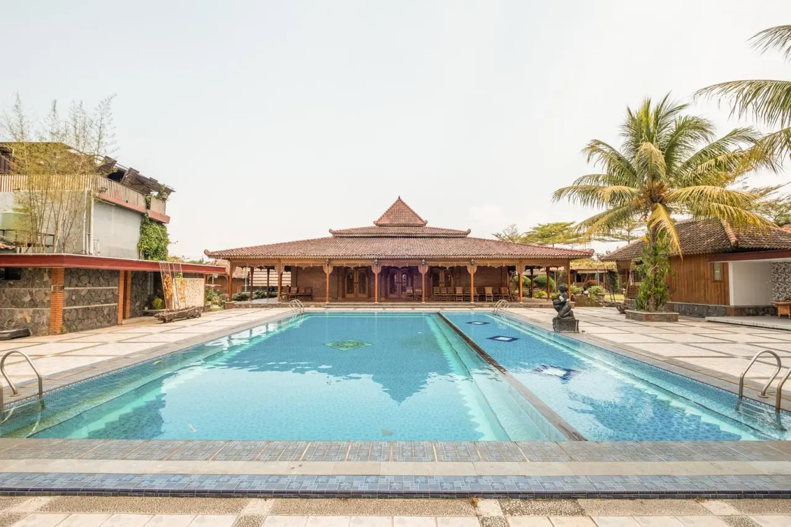 OYO 1347 Joglo Garut Cottage Syariah