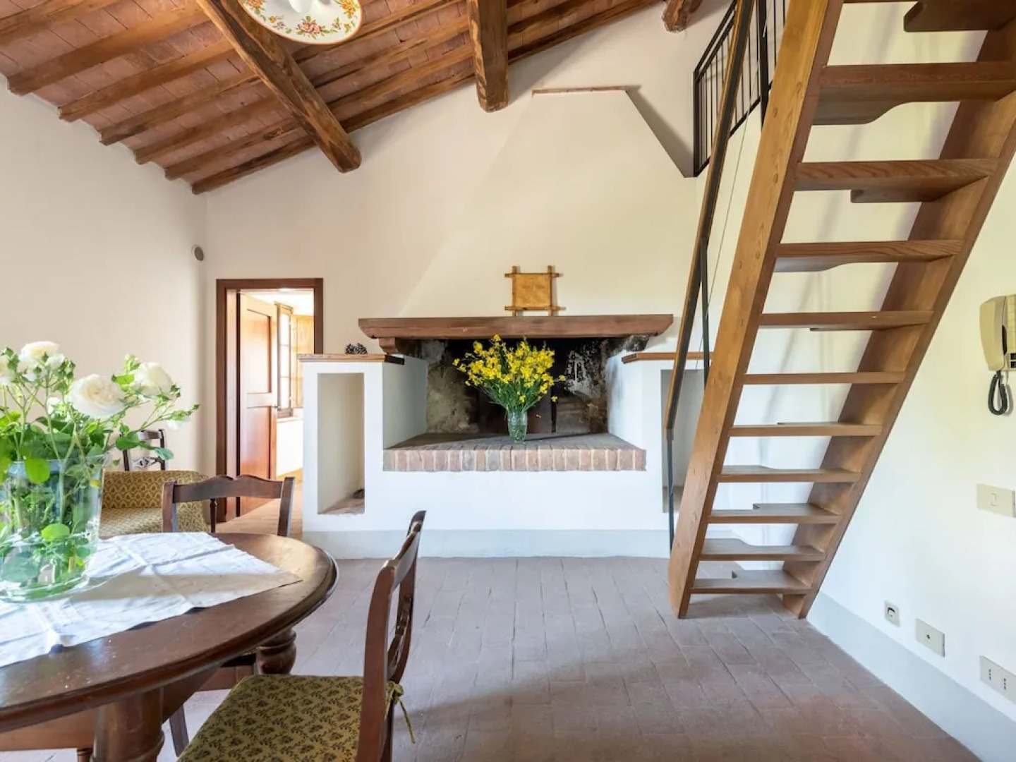 Vintage Apartment in Rapolano Terme with Swimming Pool