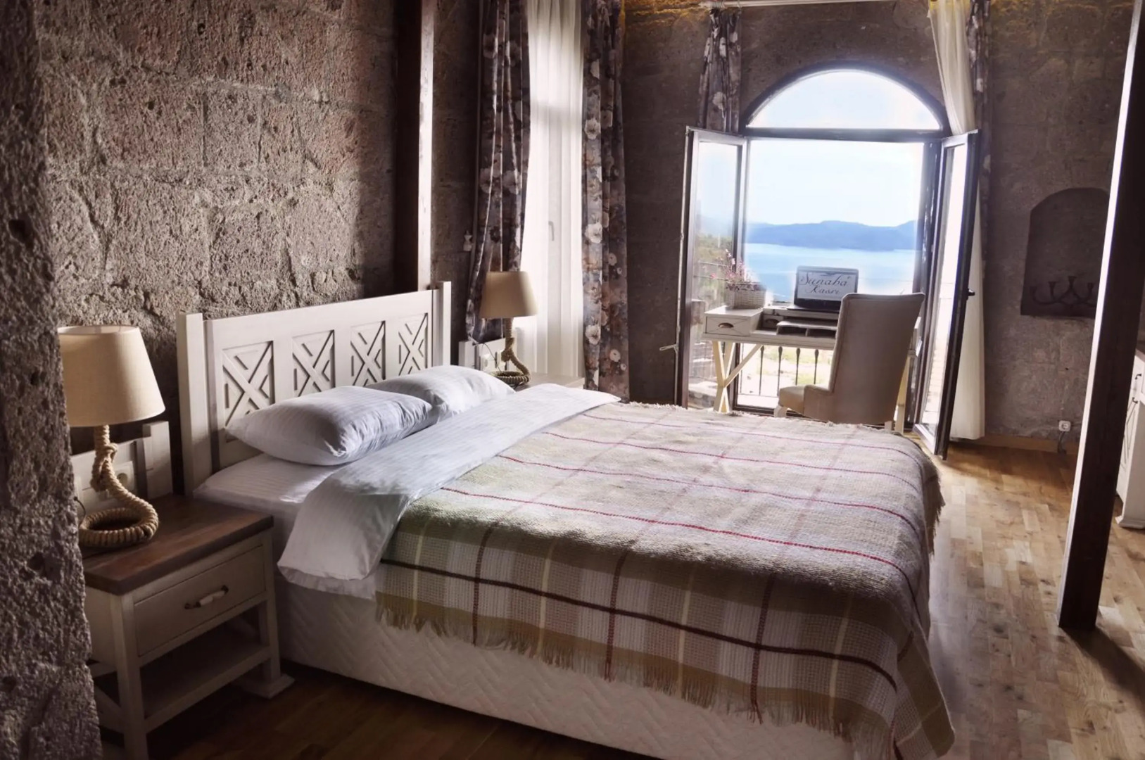 Assos Sunaba Kasri - Special Class