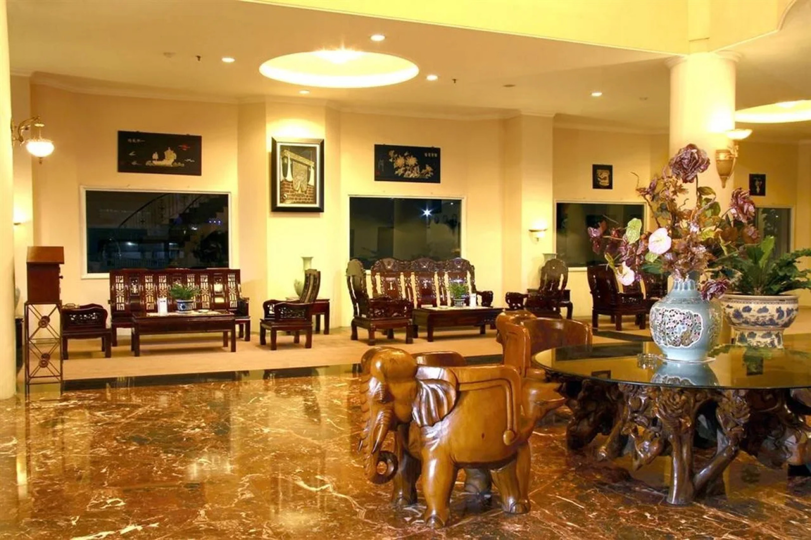 Hotel Grand Tiga Mustika