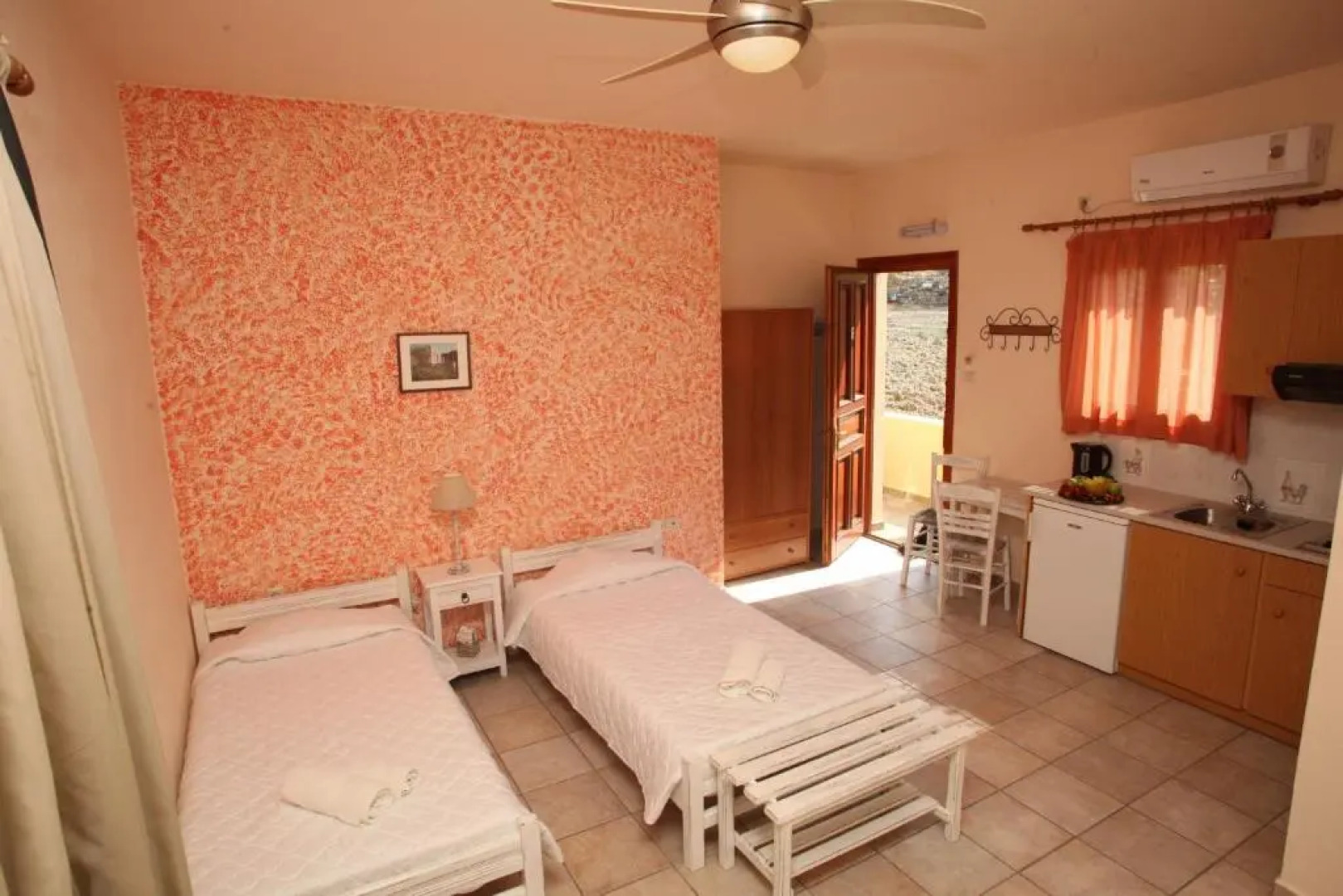 Ventoura Studios & Apartments