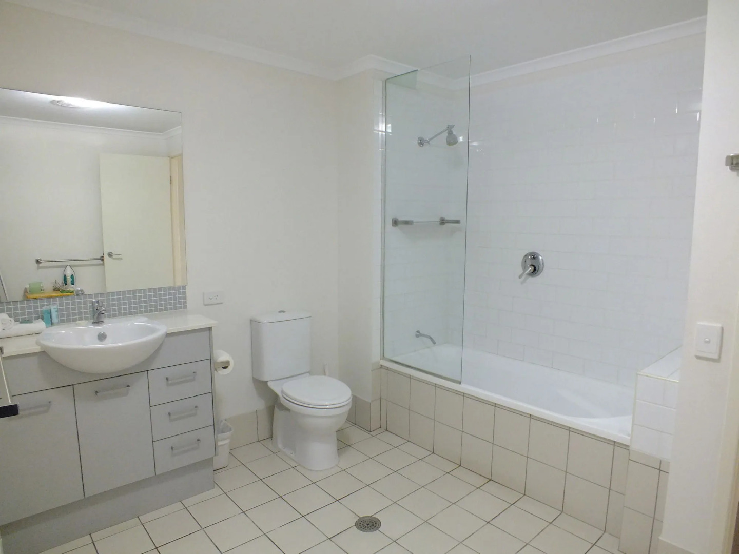 Pacific Marina Apartments