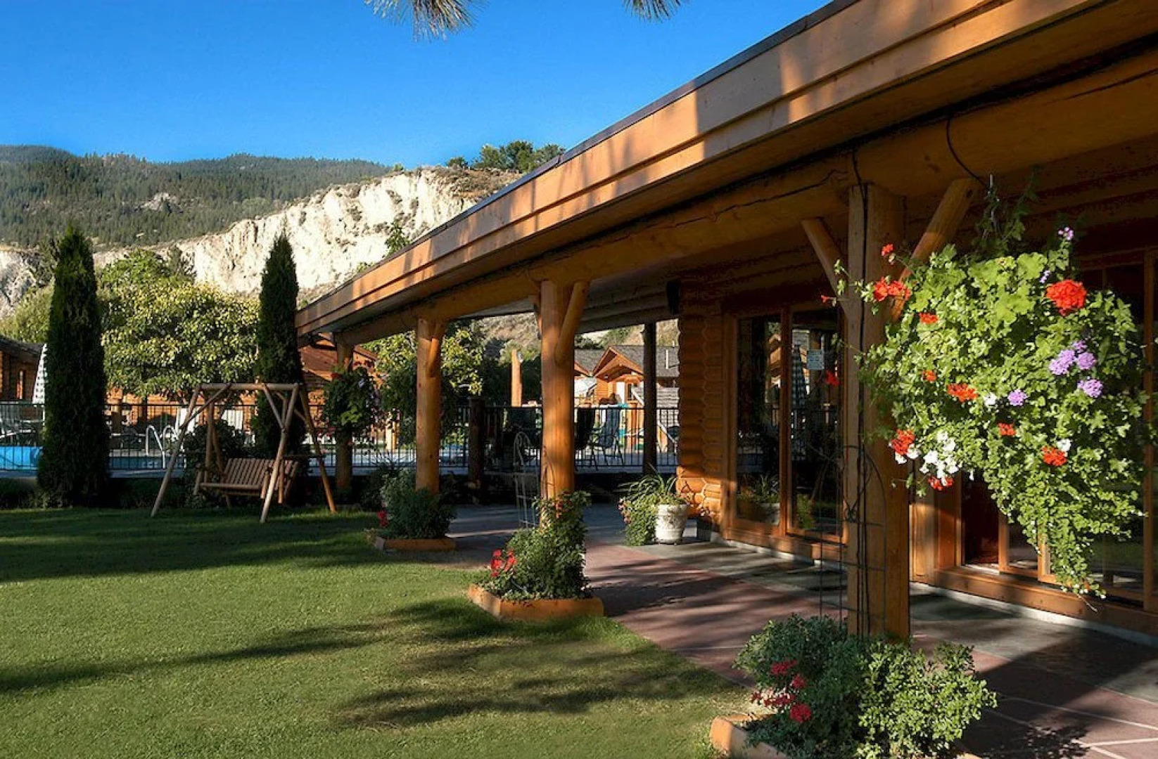 Sandy Beach Lodge & Resort