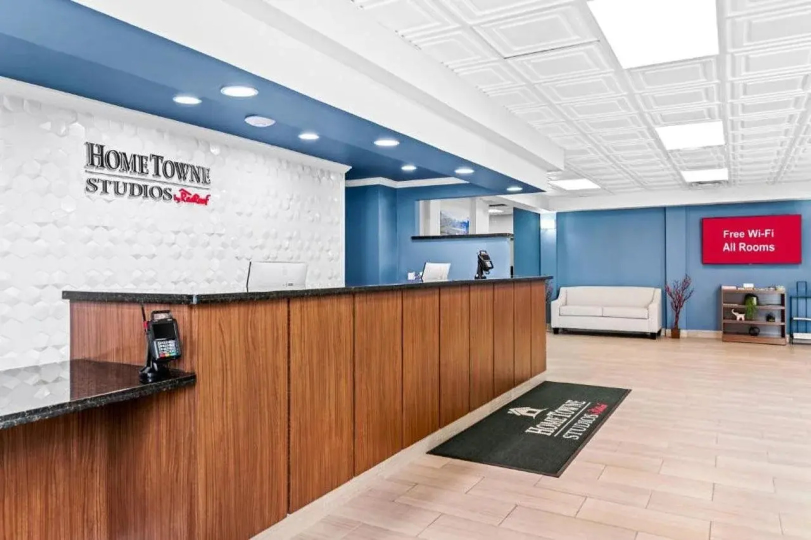 HomeTowne Studios by Red Roof & Conference Center Cortland