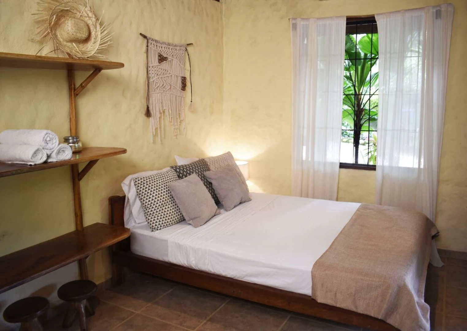 Pachamama Tropical Garden Lodge