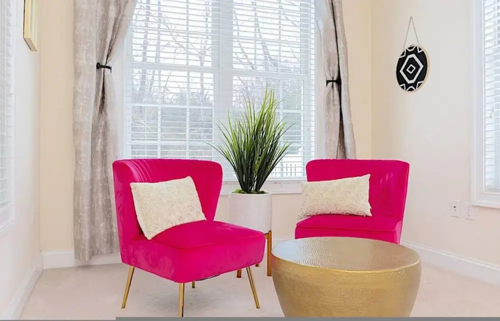 Stoney Creek Cottage Wintergreen w EV Charger