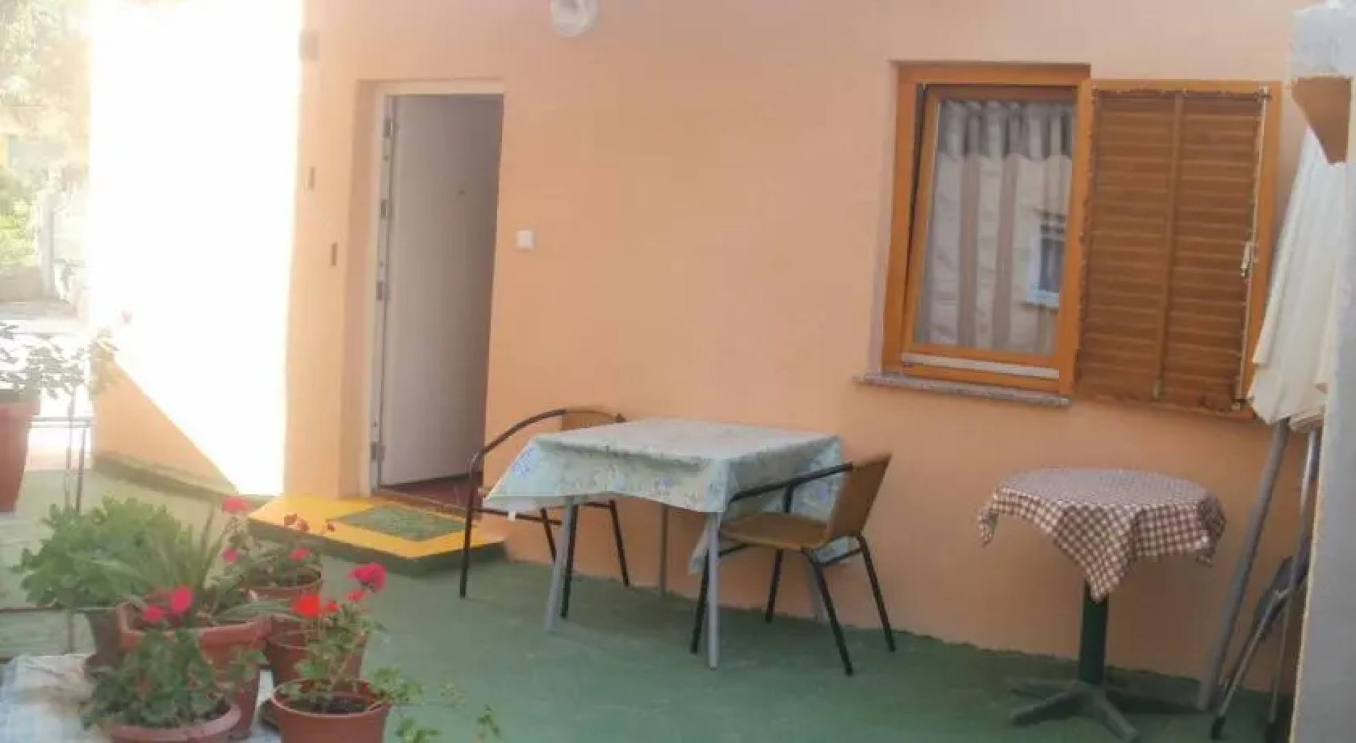 Apartments and rooms Nediljko