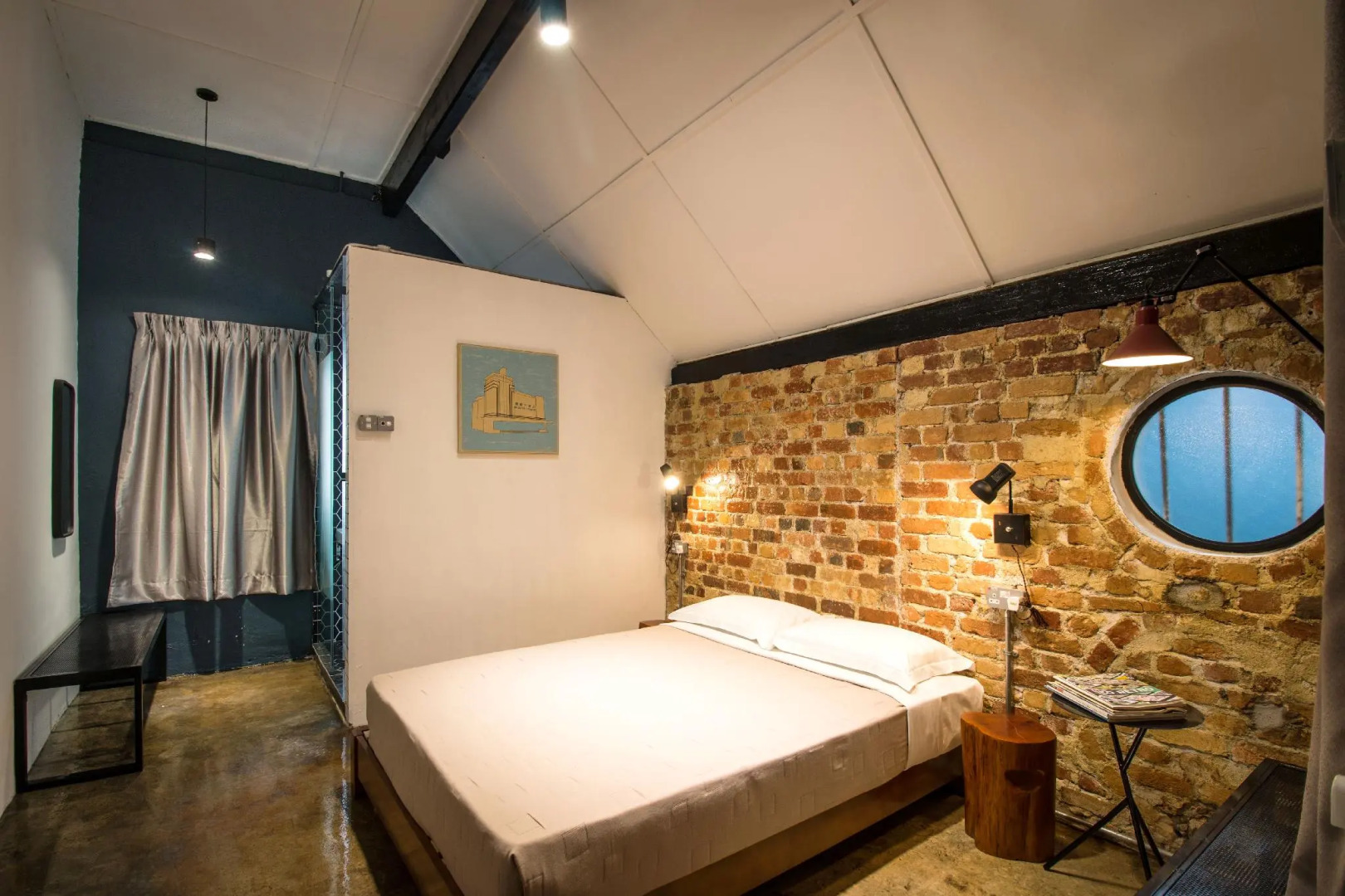 The Brownstone Hostel & Space