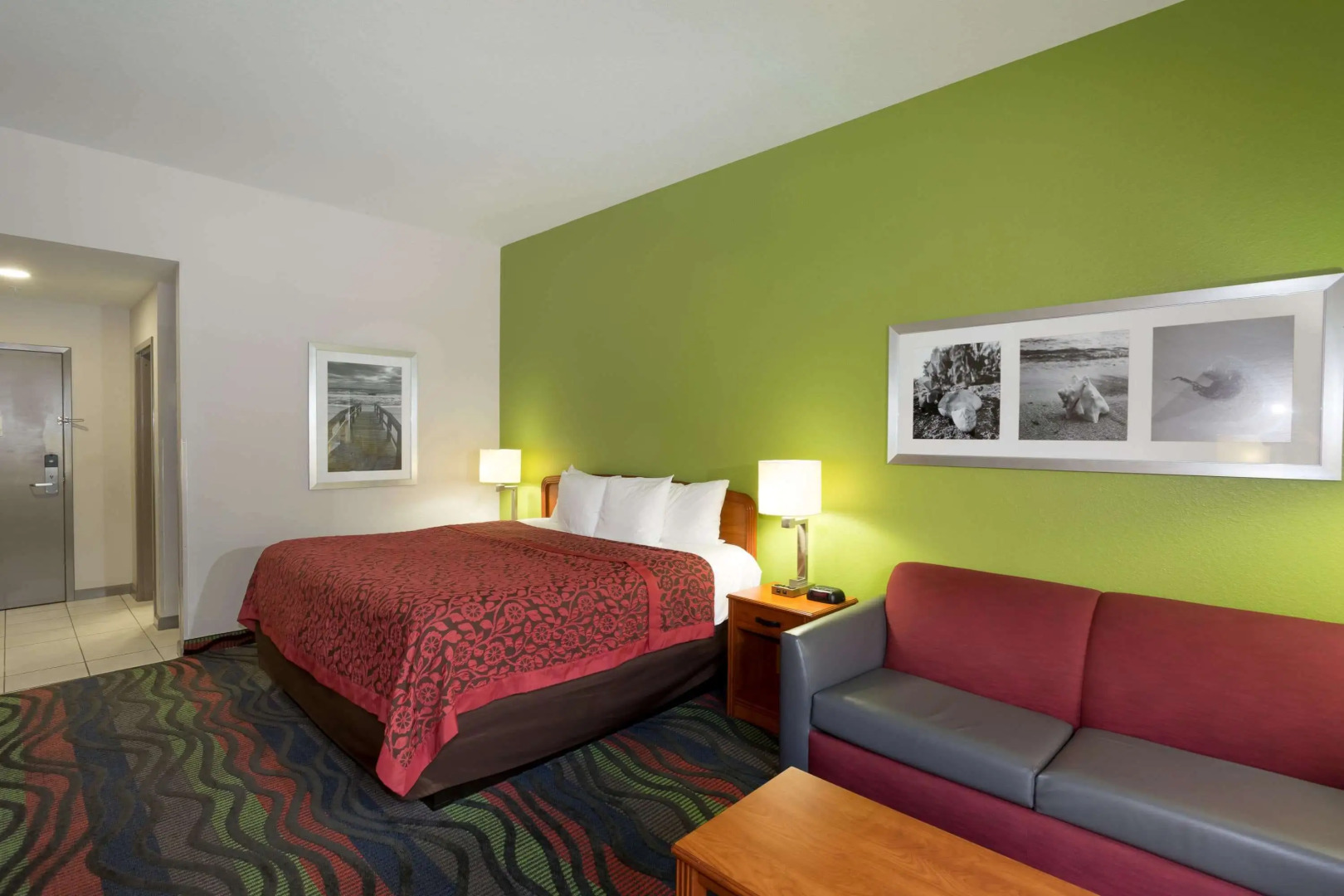 Days Inn & Suites by Wyndham Fort Myers Near JetBlue Park
