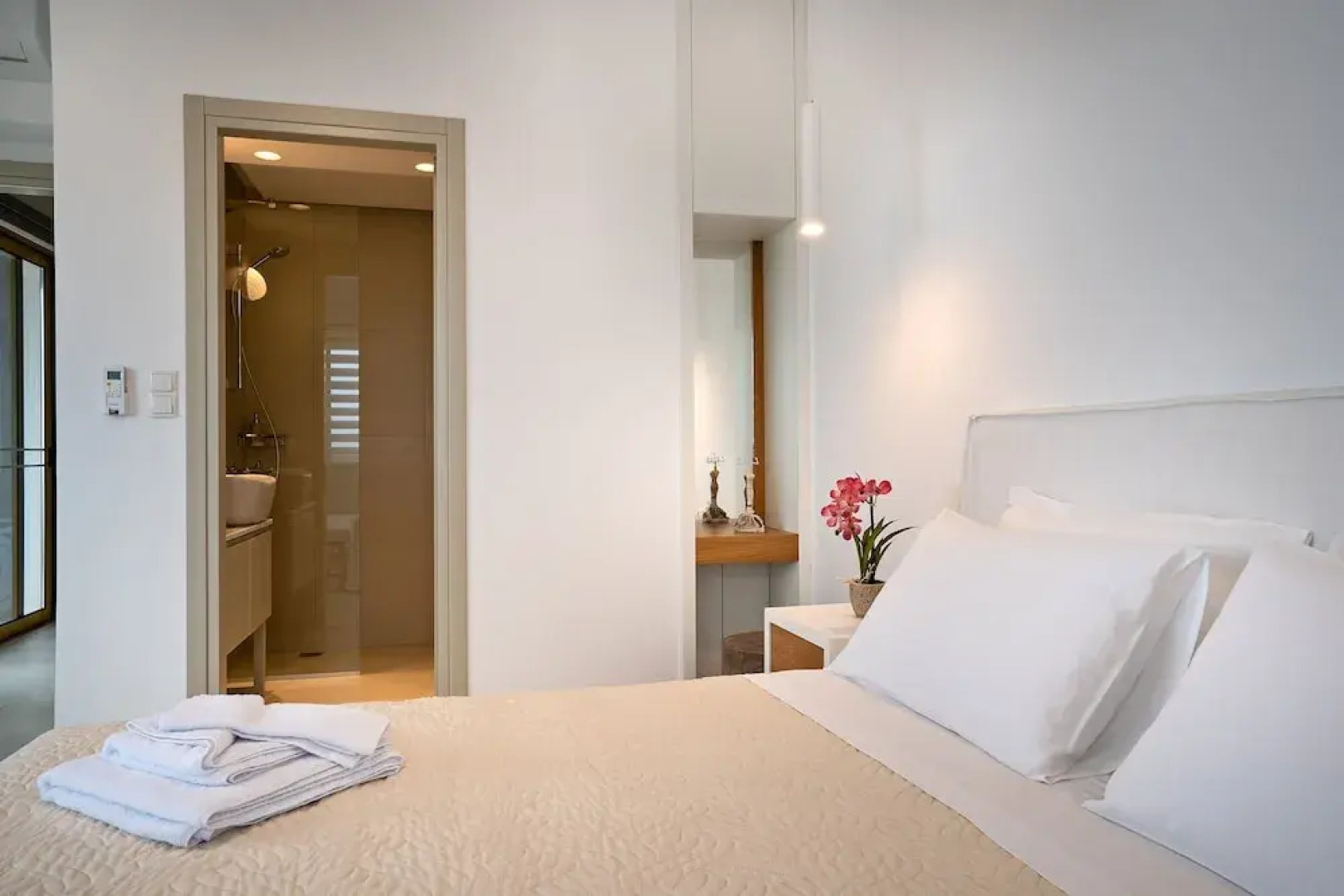 Mountainside Villa With Private Pool and Kids Playground Walk to Restaurant