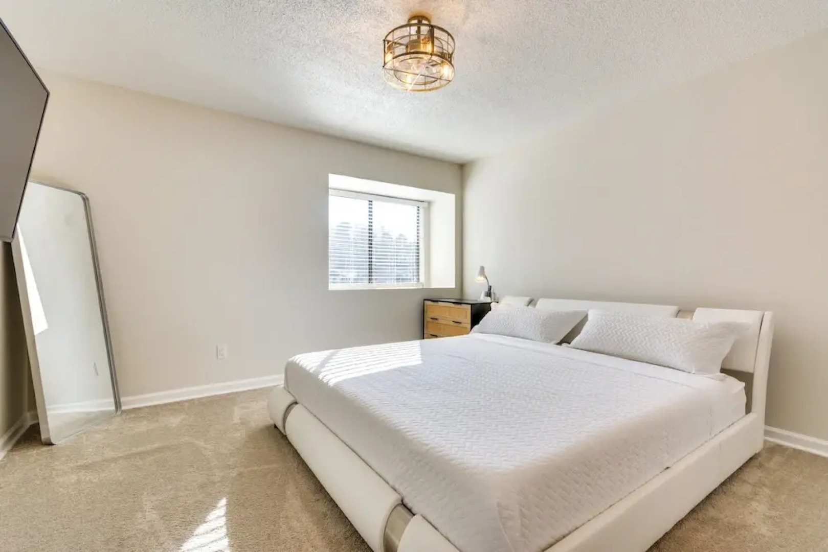 15 Mi to Greensboro: Archdale Condo w/ Fireplace