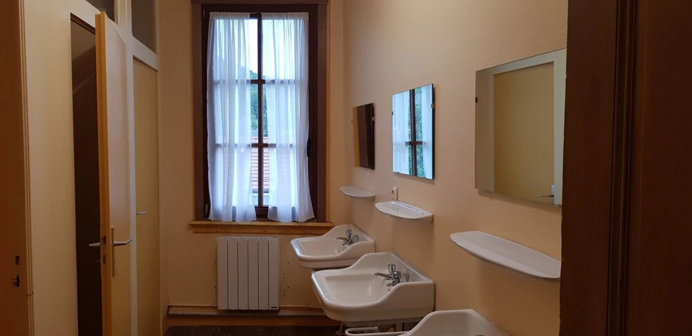 Domaine des Brimbelles Hostel