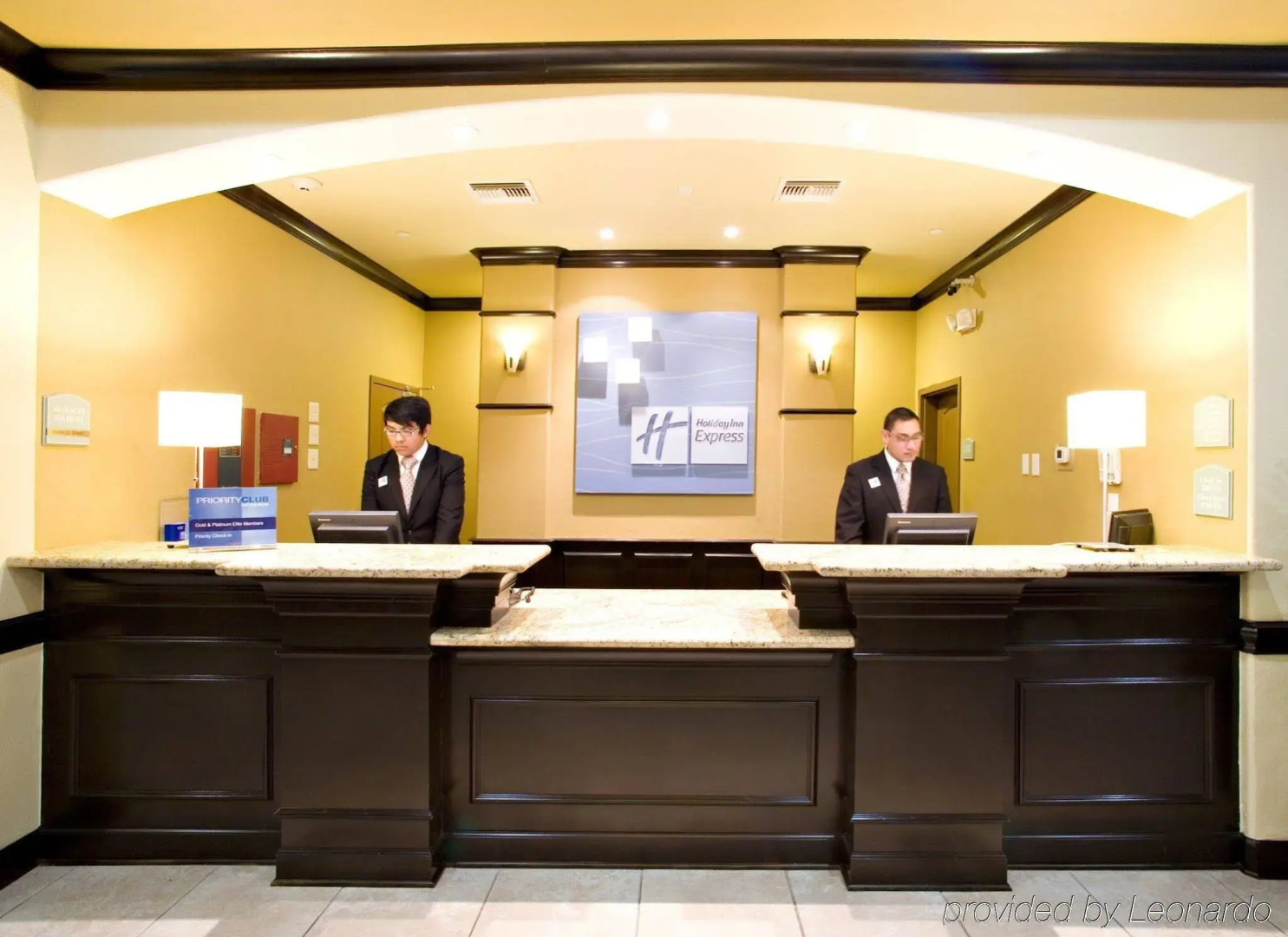Holiday Inn Express Hotel & Suites Victoria by IHG