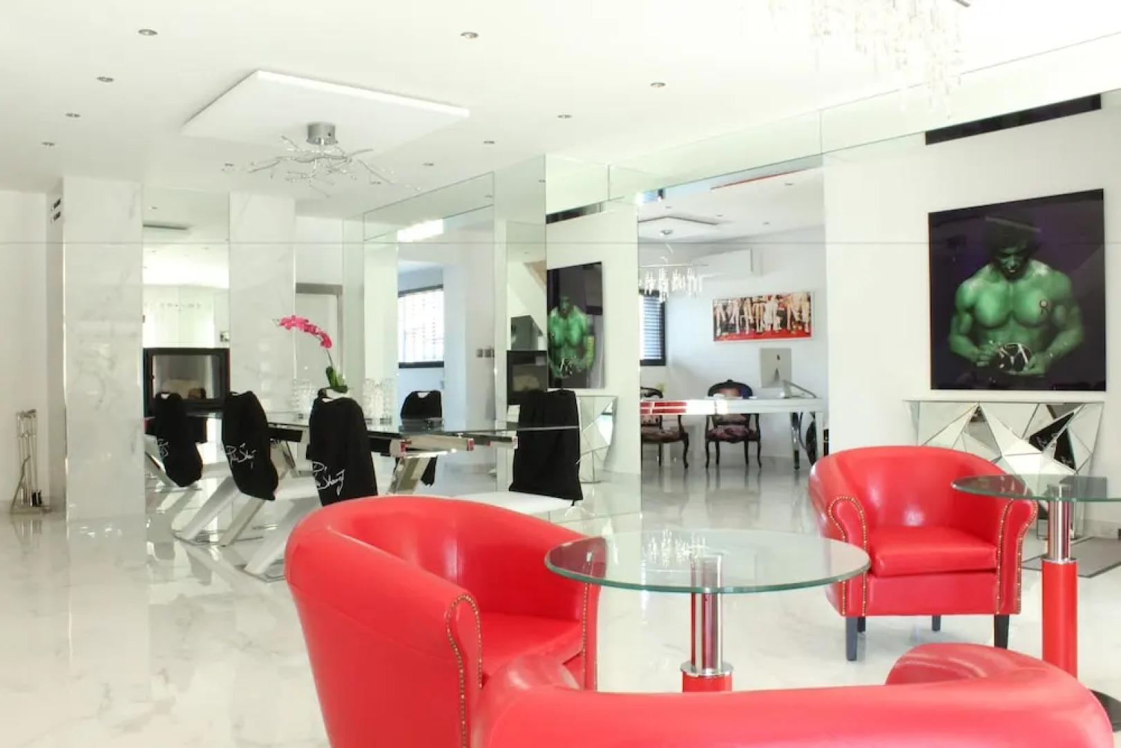 SHANGTASIA Luxury Art Room