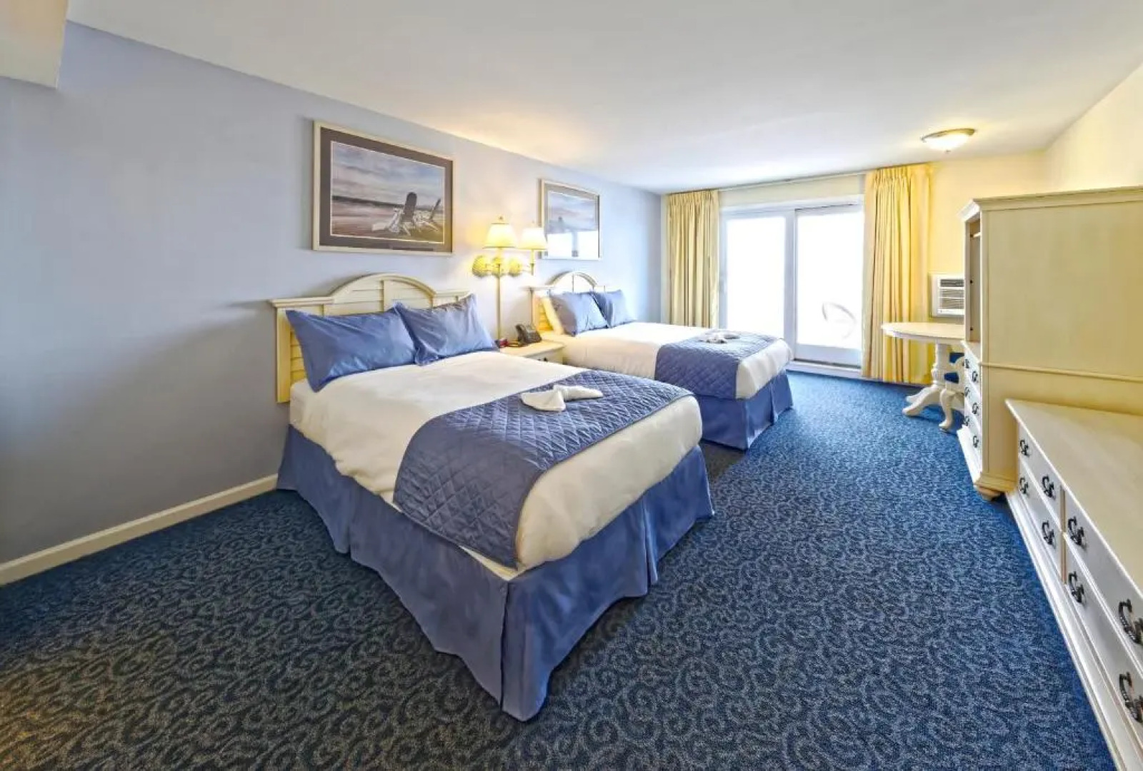 Drifting Sands Oceanfront Hotel