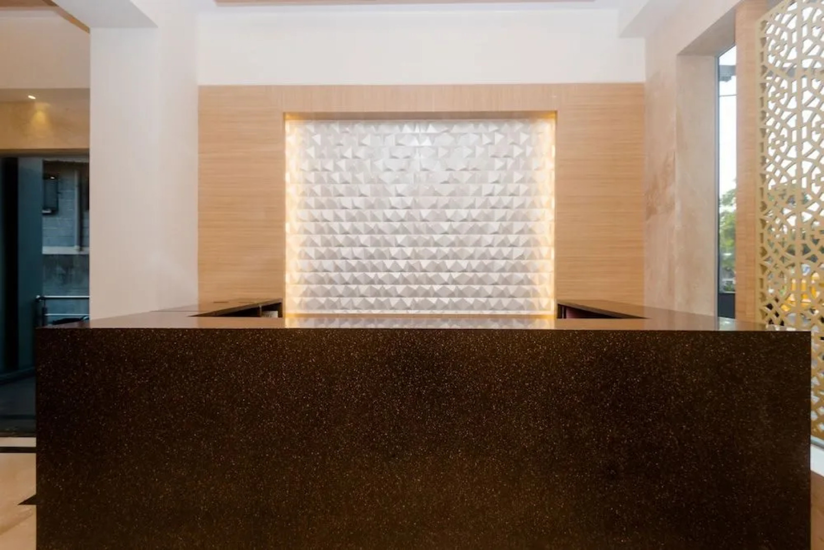 Capital O 28004 Hotel Mathoshree